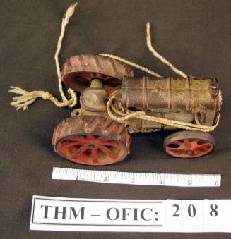 Toy tractor