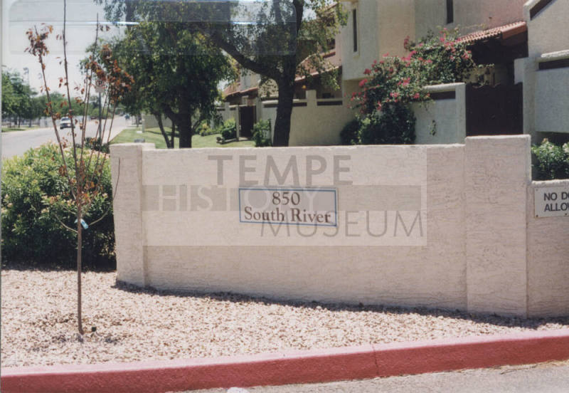 Questa Vida Condominiums - 850 South River Drive - Tempe, Arizona