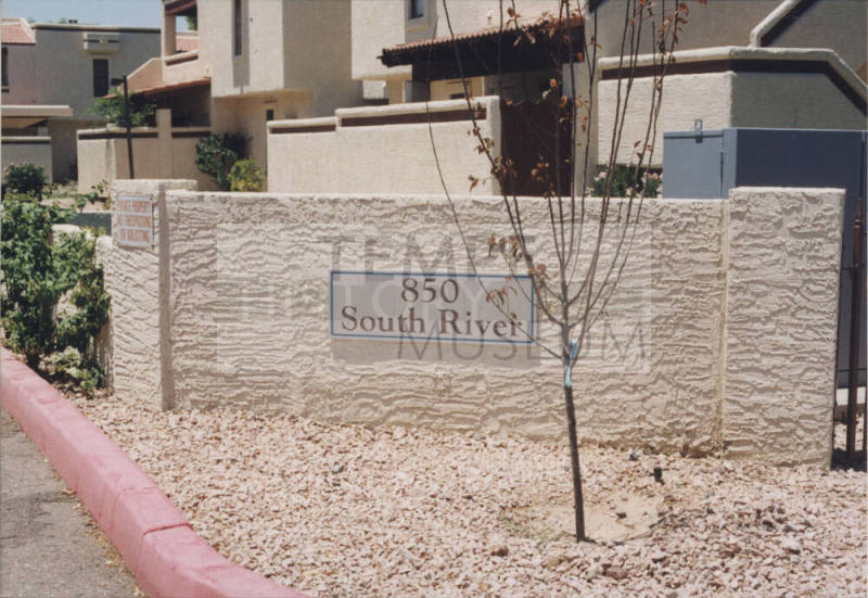 Questa Vida Condominiums - 850 South River Drive - Tempe, Arizona