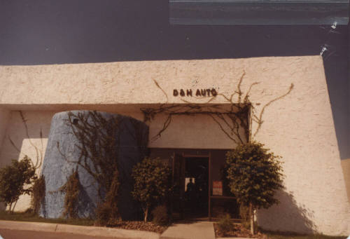 D & N Auto - 328 South Rockford Drive - Tempe, Arizona
