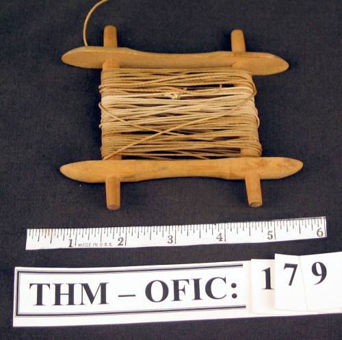 Holder, string