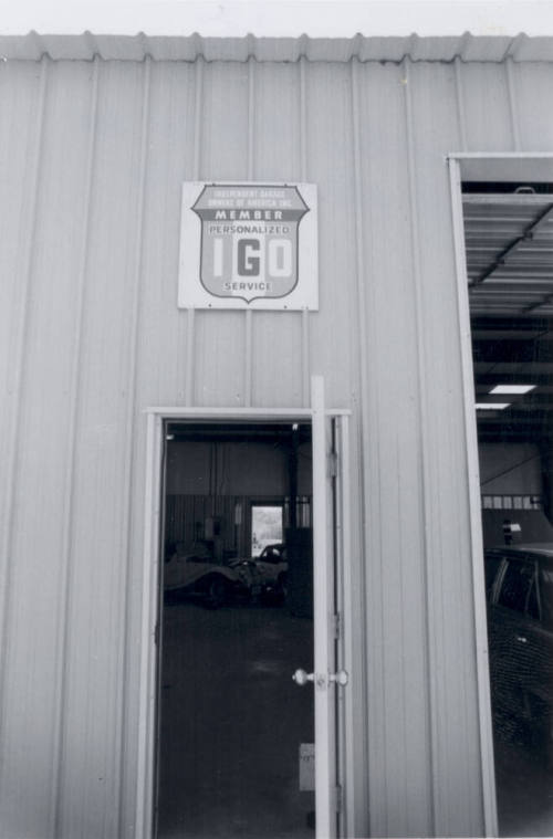Kitt's Auto Repair - 2011 West Baseline Road, Tempe, Arizona