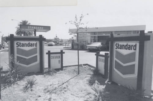 Standard Gasoline Station - 5 East Broadway Road, Tempe, Arizona