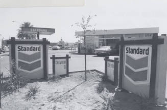 Standard Gasoline Station - 5 East Broadway Road, Tempe, Arizona
