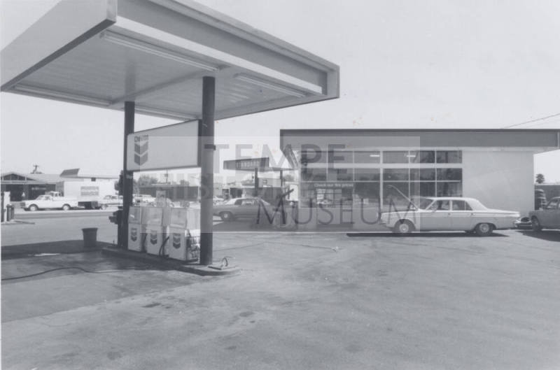 Standard Gasoline Station - 5 East Broadway Road, Tempe, Arizona