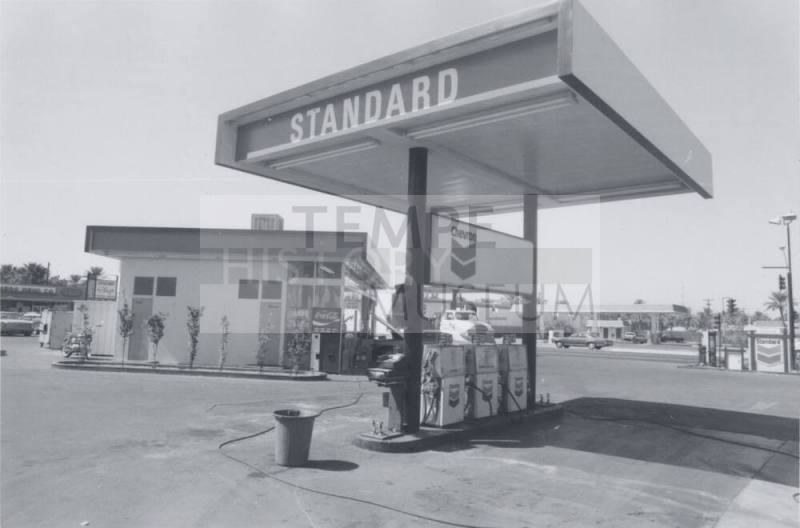 Standard Gasoline Station - 5 East Broadway Road, Tempe, Arizona