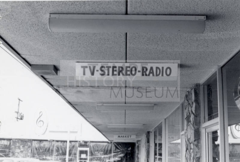 Walt's Hilltop TV and Stereo Repair - 41 East Broadway Road, Tempe, Arizona