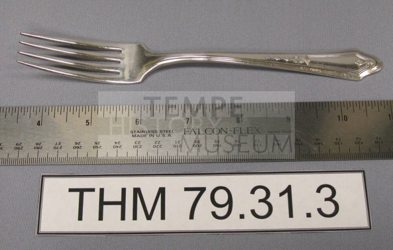 Oneida Tudor Plate Dinner Fork