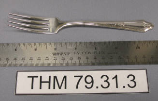 Oneida Tudor Plate Dinner Fork