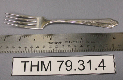 Oneida Tudor Plate Dinner Fork