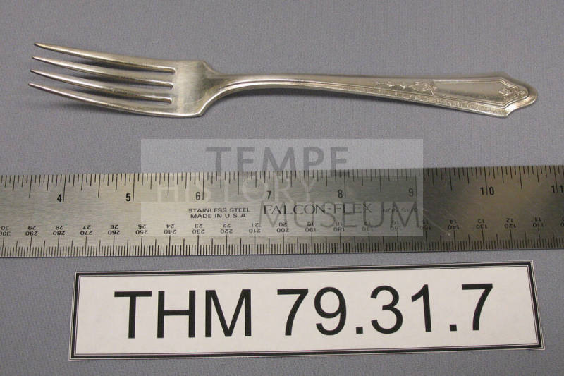 Oneida Tudor Plate Dinner Fork