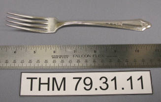 Oneida Tudor Plate Dinner Fork