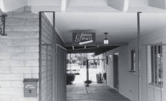 La Fontain Realty - 535 East Broadway Road, Tempe, Arizona