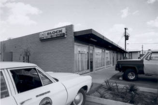 H and R Block Income Tax Service - 81 East Broadway Road, Tempe, Arizona