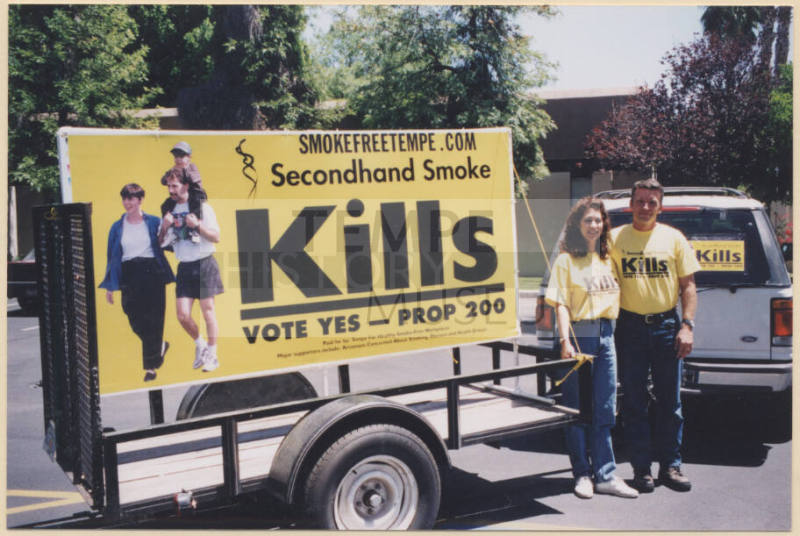 Trailer Mobile Prop 200 Signs with Holzapfels.