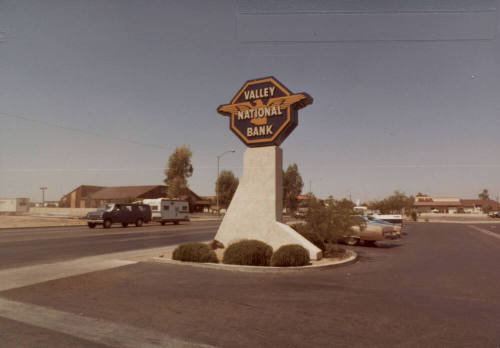Valley National Bank - 444 West Broadway Road, Tempe, Arizona