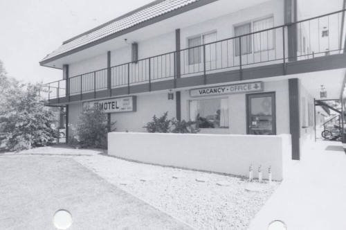 Western 6 Motel - 513 West Broadway Road, Tempe, Arizona