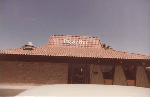Pizza Hut  - 1420  North Scottsdale Road, Tempe, Arizona