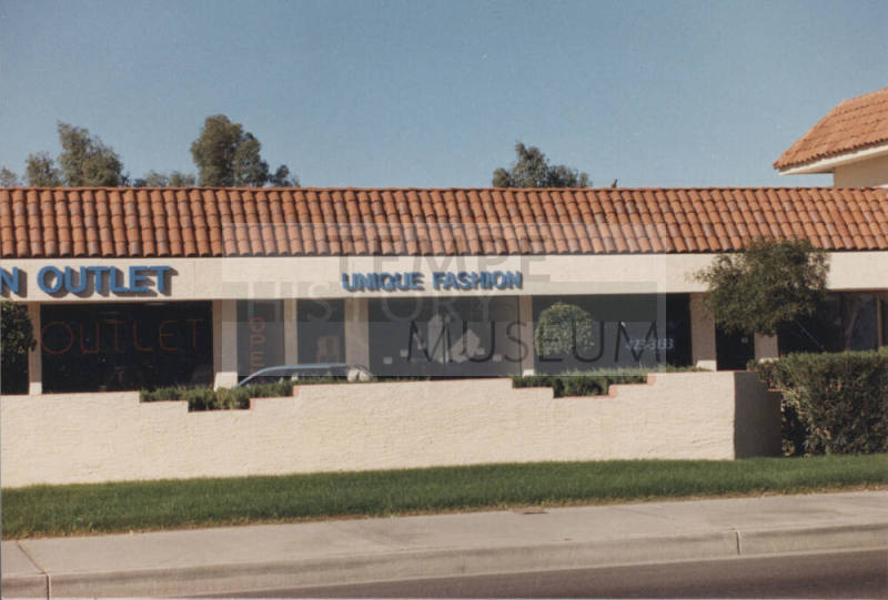 Unique Fashion  - 1440  North Scottsdale Road, Tempe, Arizona