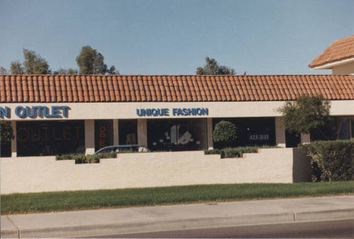 Unique Fashion  - 1440  North Scottsdale Road, Tempe, Arizona