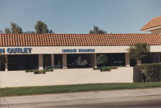 Unique Fashion  - 1440  North Scottsdale Road, Tempe, Arizona