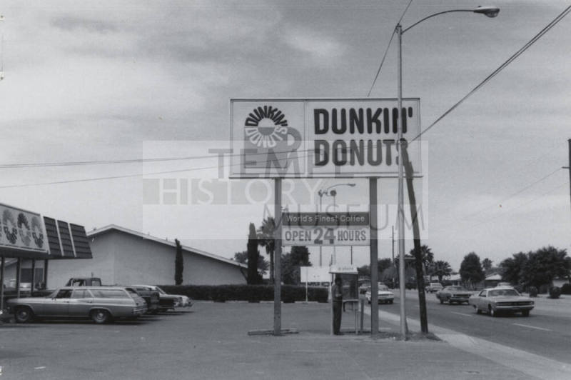 Dunkin Donuts Restaurant - 711 East Broadway Road, Tempe, Arizona