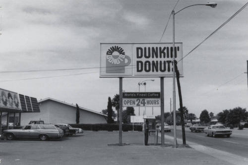 Dunkin Donuts Restaurant - 711 East Broadway Road, Tempe, Arizona