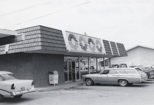 Dunkin Donuts Restaurant - 711 East Broadway Road, Tempe, Arizona