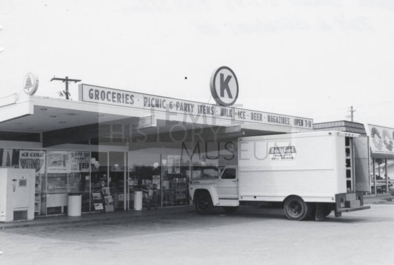 Circle K Food Store - 729 East Broadway Road, Tempe, Arizona