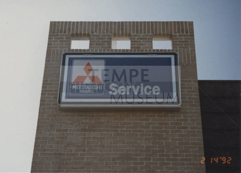 Mitsubishi Motors Service   -  2412 North   Scottsdale Road,  Tempe, Arizona