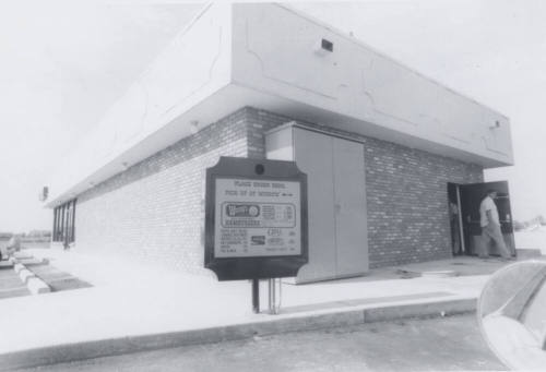Wendy's Hamburger Restaurant - 790 West Broadway Road, Tempe, Arizona