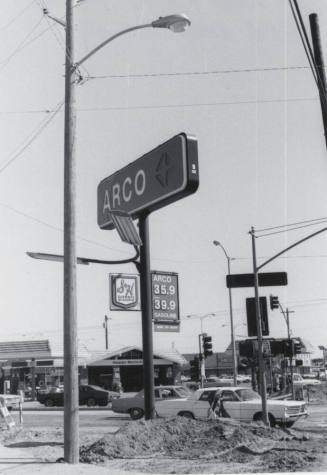 Arco Gasoline Station - 908 East Broadway Road, Tempe, Arizona