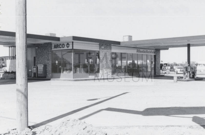 Arco Gasoline Station - 908 East Broadway Road, Tempe, Arizona