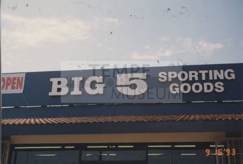 Big 5 Sporting Goods    - 921  East Southern Avenue, Tempe, Arizona