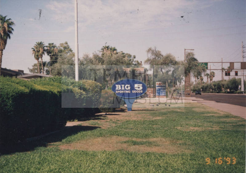 Big 5 Sporting Goods    - 921  East Southern Avenue, Tempe, Arizona