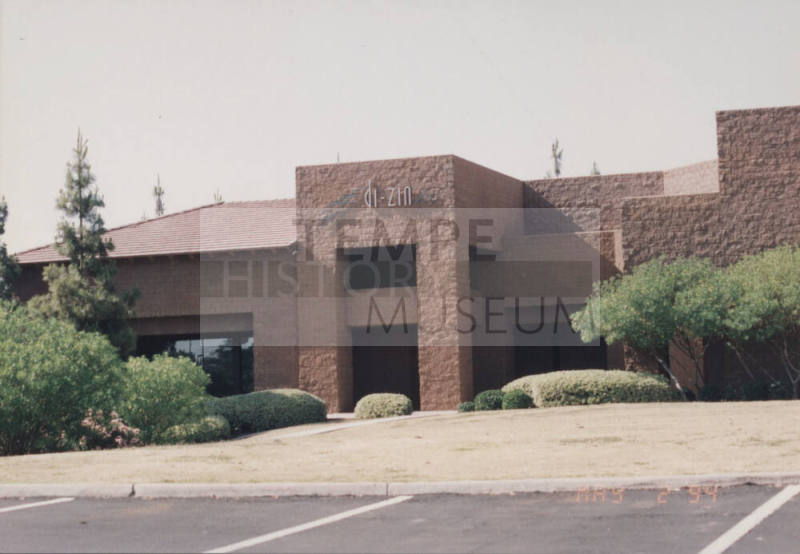 Di - Zin Hair Services  - 1420 East Southern Avenue, Tempe, Arizona