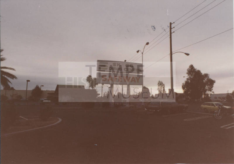Skagg's Drug Center - 914 East Broadway Road, Tempe, Arizona
