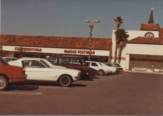 Famous Footwear   -  1706  East Southern Avenue,  Tempe, Arizona