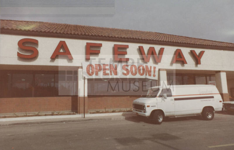 Safeway Food & Drug     -  1706   East Southern Avenue,  Tempe, Arizona