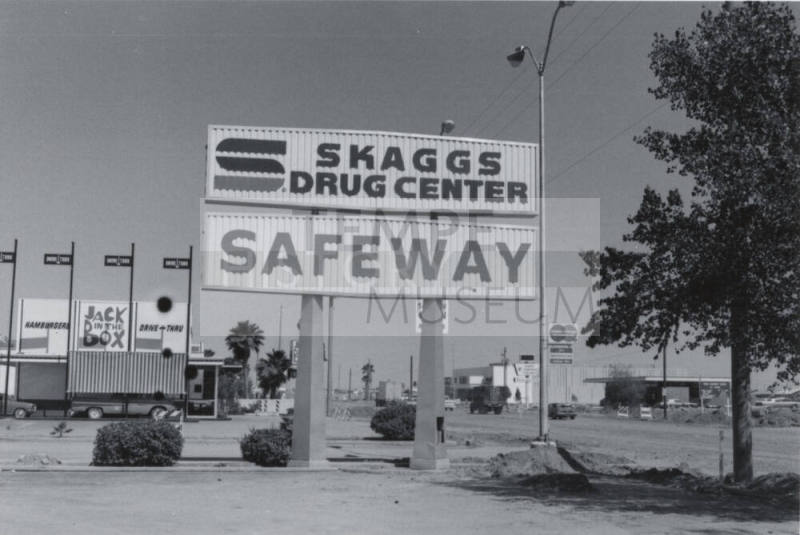 Safeway Grocery Store - 914 East Broadway Road, Tempe, Arizona