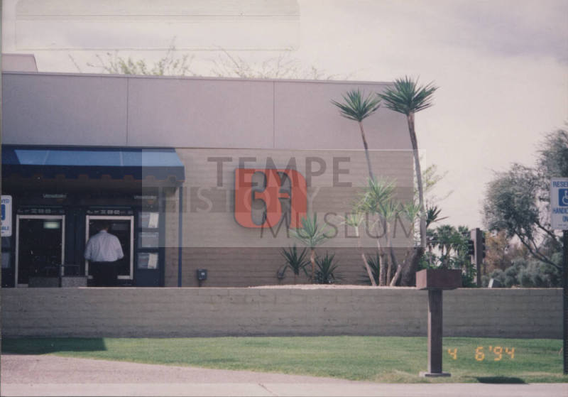 Bank Of America   - 1801 East Southern Avenue,  Tempe, Arizona
