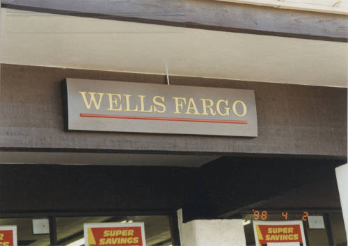 Wells Fargo Bank    - 1717 East Southern Avenue,  Tempe, Arizona
