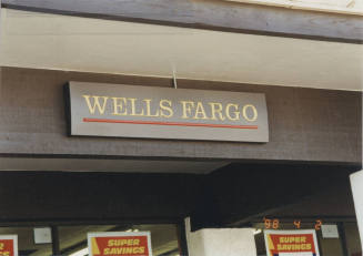 Wells Fargo Bank    - 1717 East Southern Avenue,  Tempe, Arizona