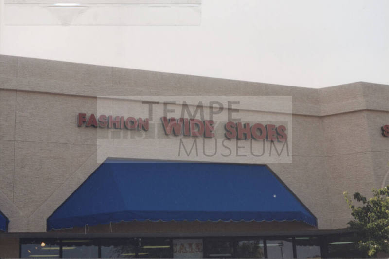 Fashion Wide  Shoes  -  1804  East Southern Avenue,  Tempe, Arizona