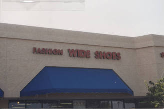 Fashion Wide  Shoes  -  1804  East Southern Avenue,  Tempe, Arizona