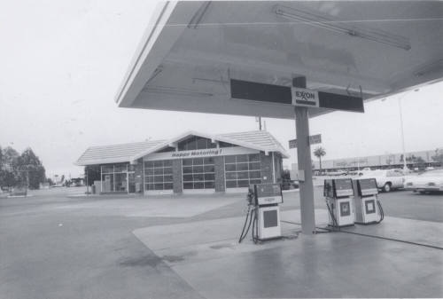 Exxon Gasoline Station - 909 East Broadway Road, Tempe, Arizona