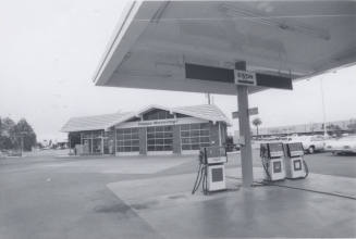 Exxon Gasoline Station - 909 East Broadway Road, Tempe, Arizona