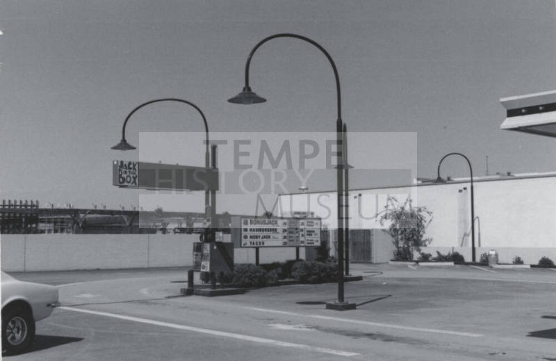 Jack-In-The-Box Restaurant - 942 East Broadway Road, Tempe, Arizona