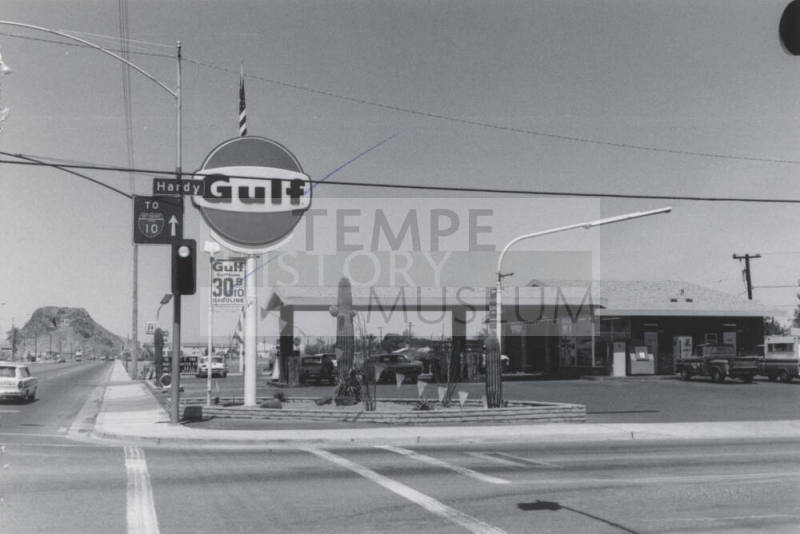 Gulf Gasoline Station - 904 West Broadway Road, Tempe, Arizona