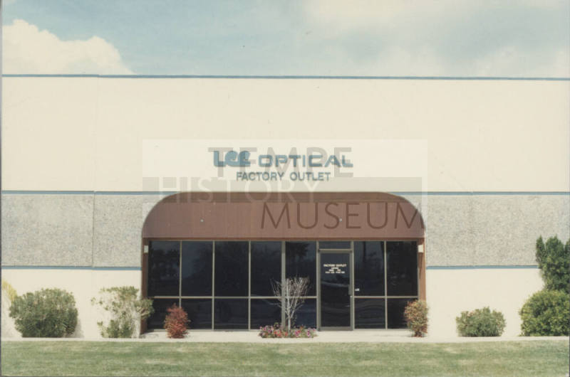 Lee Optical Factory Outlet    -  2204  West  Southern Avenue, Tempe, Arizona